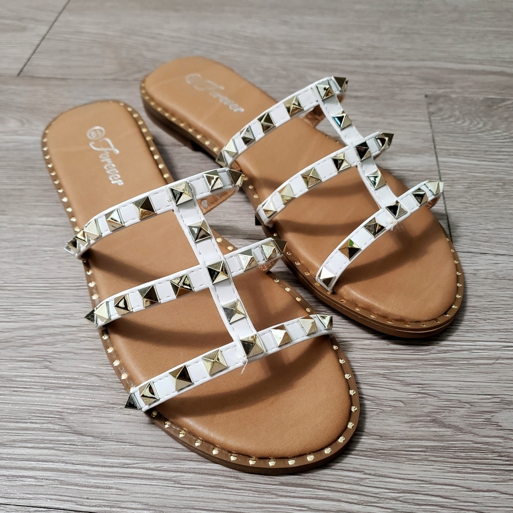 NWOT Forever white strappy studded sandals size 8.5 summer beach festival resort